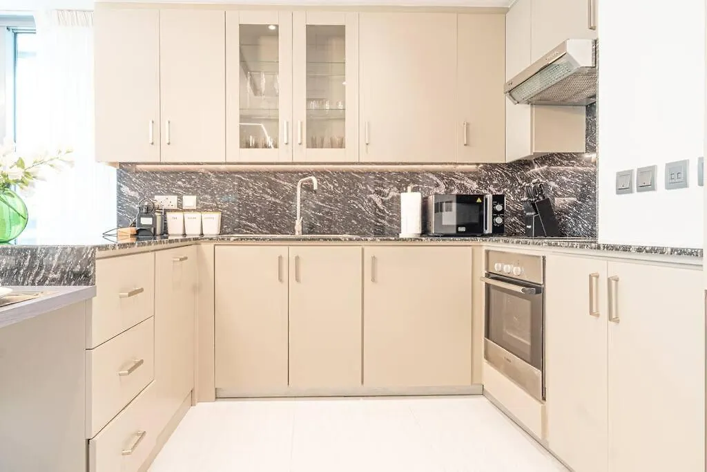 Apartment First Class 2Br With Full Boulevard View Dubai