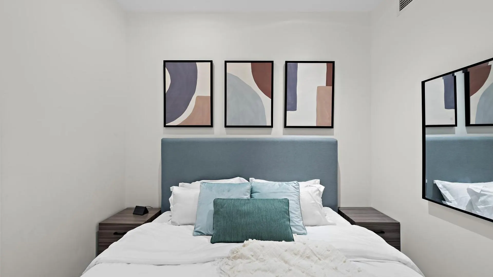 First Class 2Br With Full Boulevard View Dubai Apartment