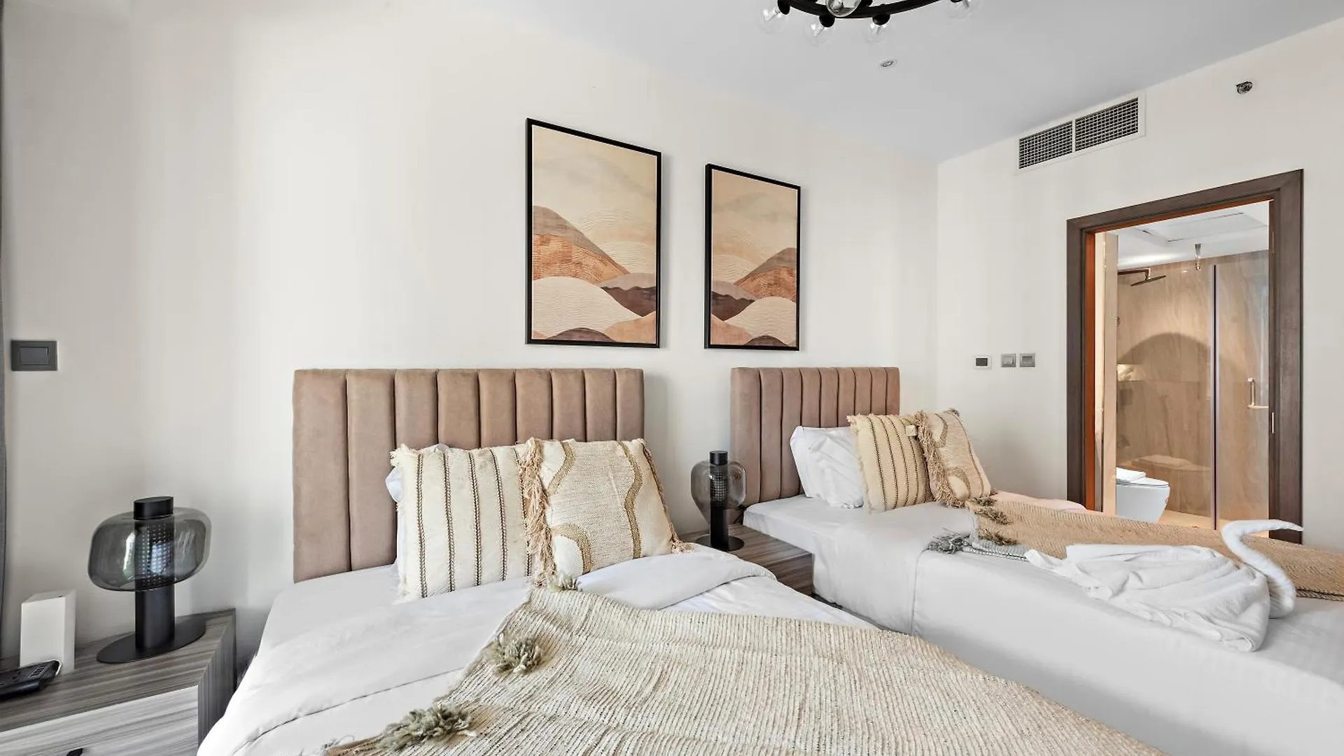 Apartment First Class 2Br With Full Boulevard View Dubai
